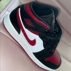Air Jordan 1 Mid (GS)